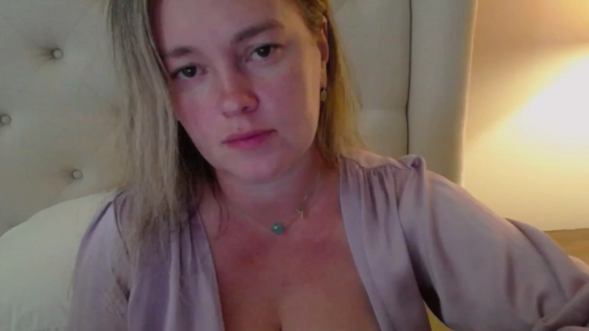 Gallery image thumbnail from J0llye's myfreecams stream on, 08/29/2024, 16:30 image 12 of 20
