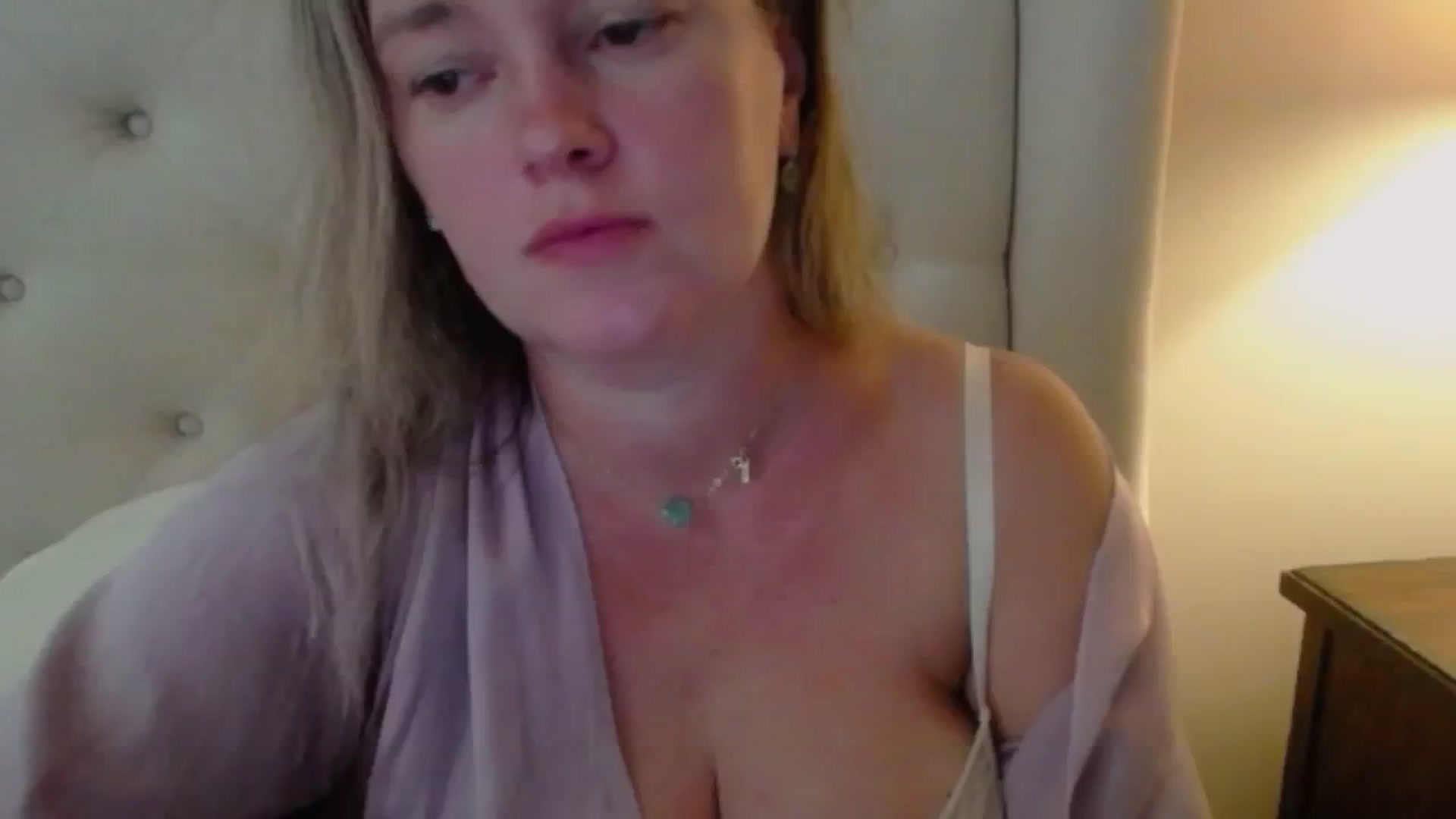 Gallery image thumbnail from J0llye's myfreecams stream on, 08/29/2024, 16:30 image 9 of 20
