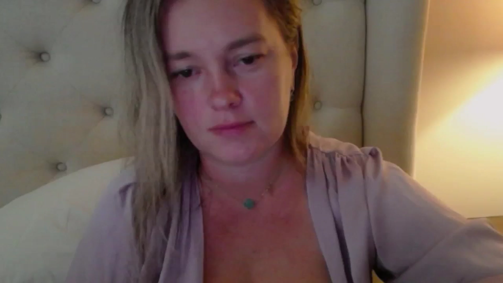 Gallery image thumbnail from J0llye's myfreecams stream on, 08/29/2024, 16:30 image 20 of 20