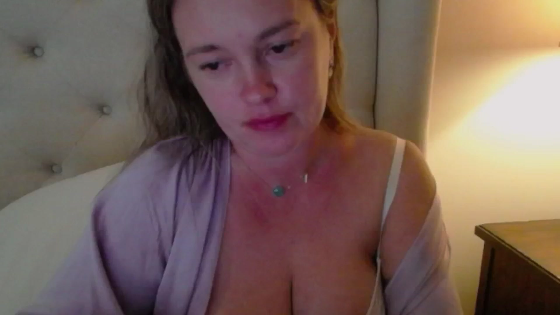 Gallery image thumbnail from J0llye's myfreecams stream on, 08/29/2024, 19:49 image 2 of 20