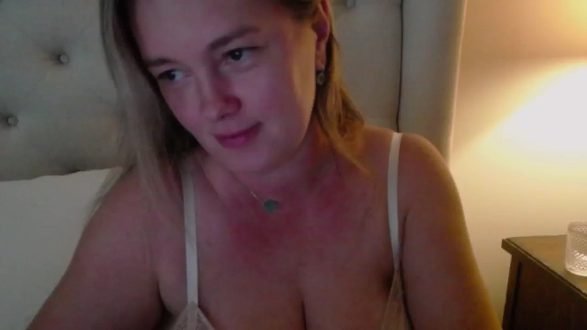 Gallery image thumbnail from J0llye's myfreecams stream on, 08/30/2024, 16:10 image 5 of 20