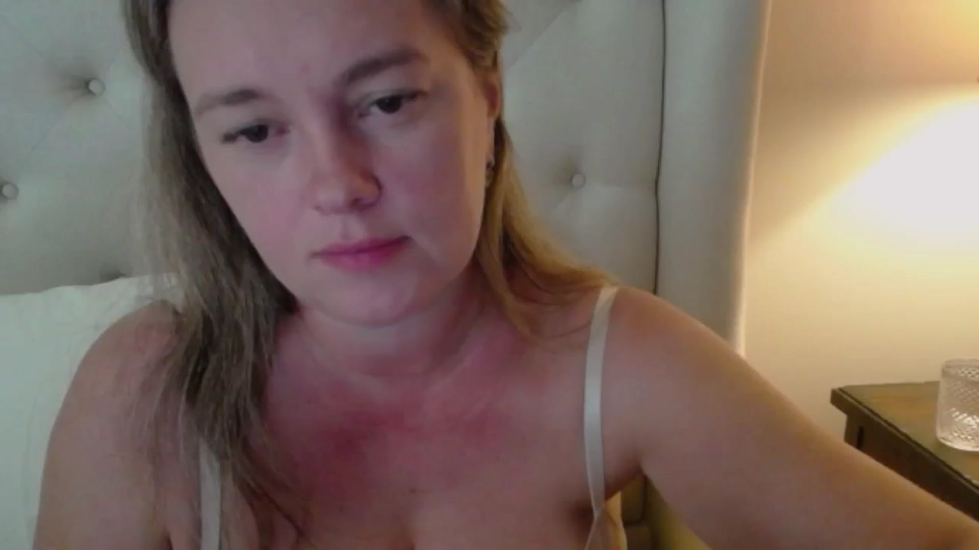 Gallery image thumbnail from J0llye's myfreecams stream on, 08/30/2024, 16:10 image 20 of 20