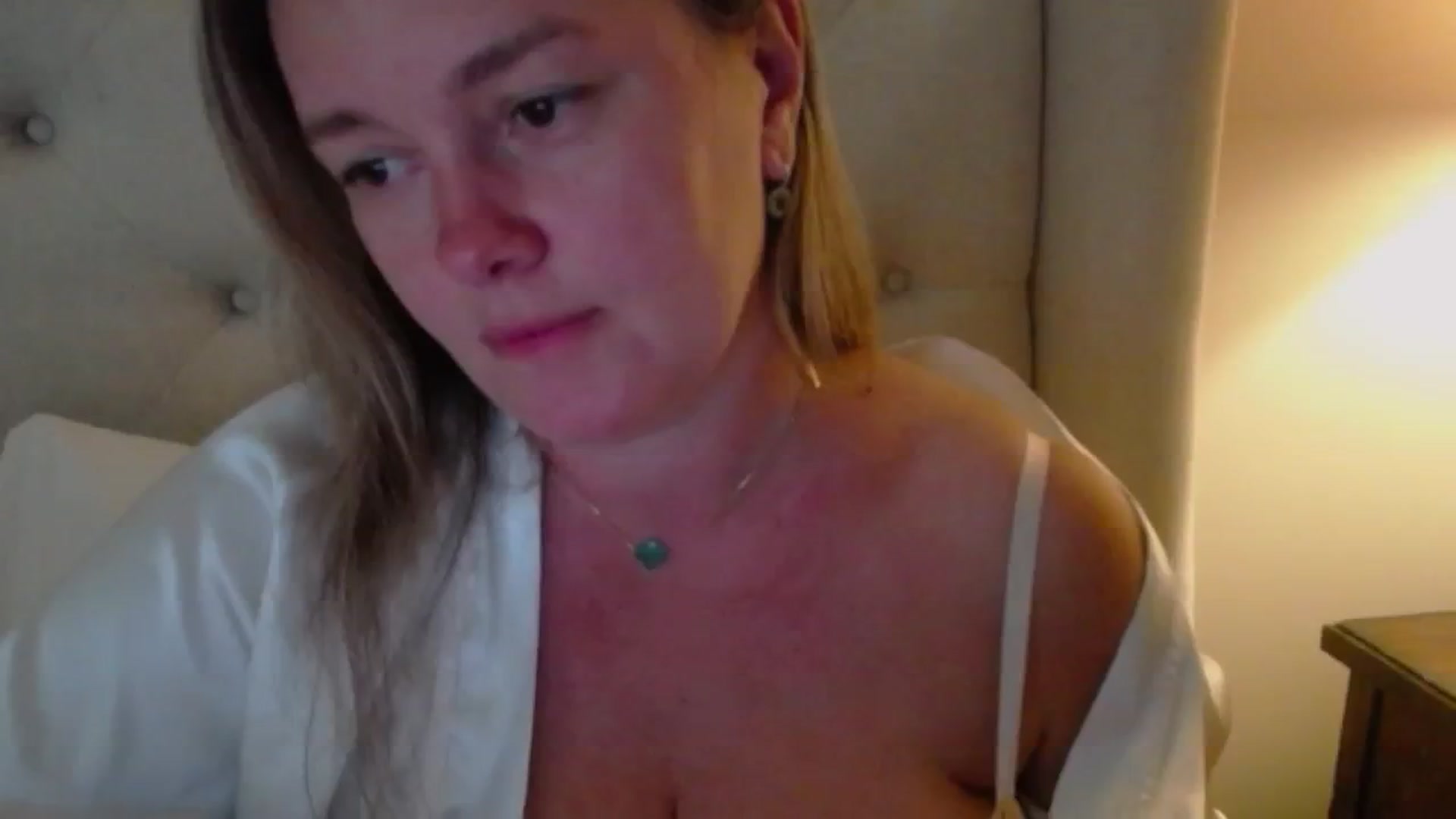 Gallery image thumbnail from J0llye's myfreecams stream on, 08/30/2024, 20:27 image 20 of 20