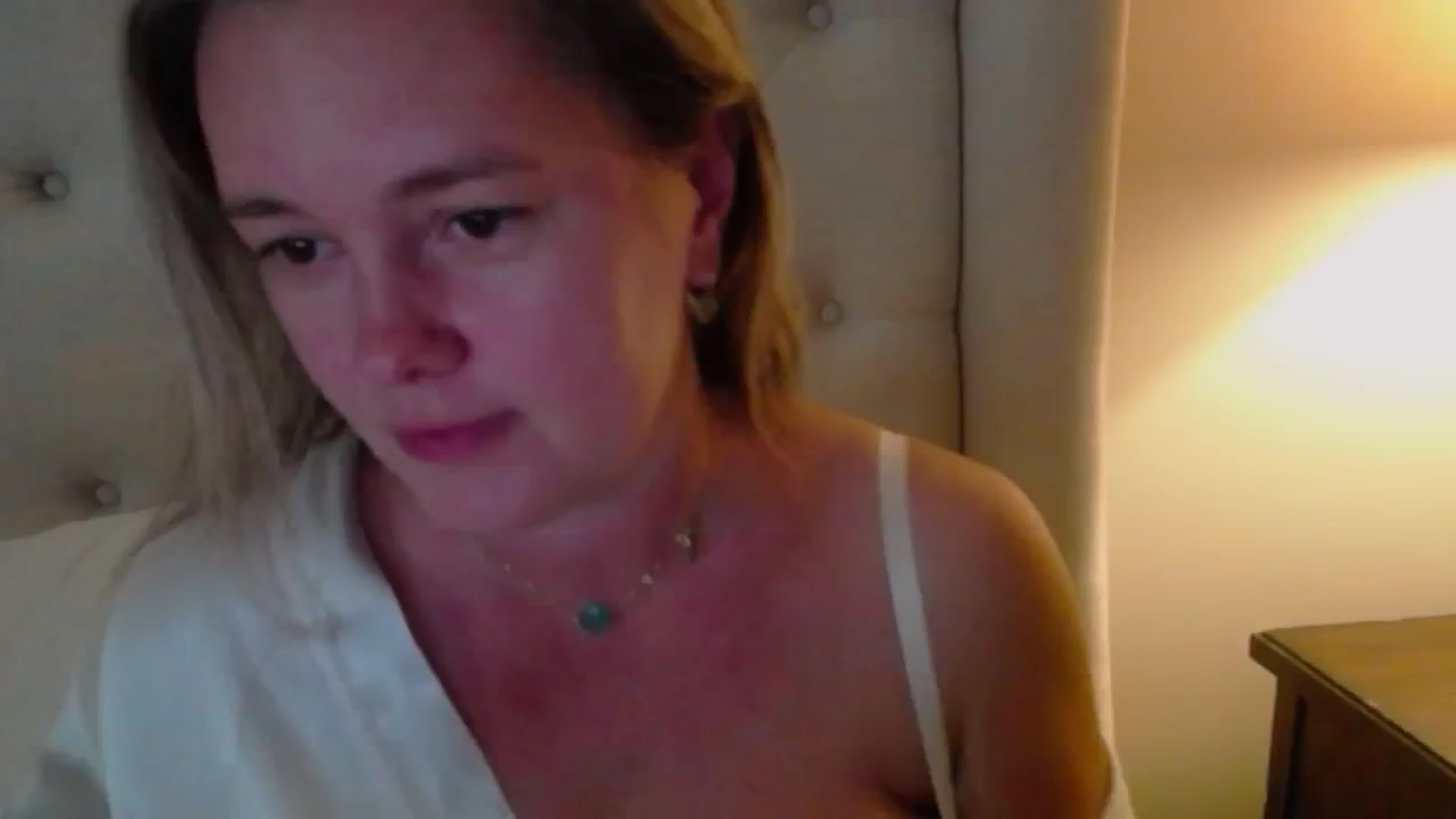 Gallery image thumbnail from J0llye's myfreecams stream on, 08/31/2024, 20:26 image 10 of 20