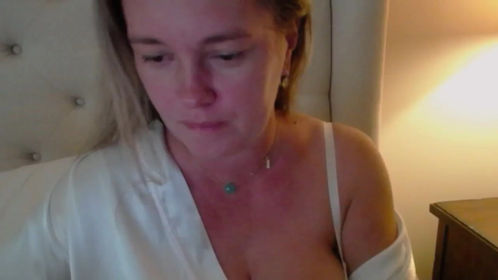 Gallery image thumbnail from J0llye's myfreecams stream on, 08/31/2024, 20:26 image 6 of 20