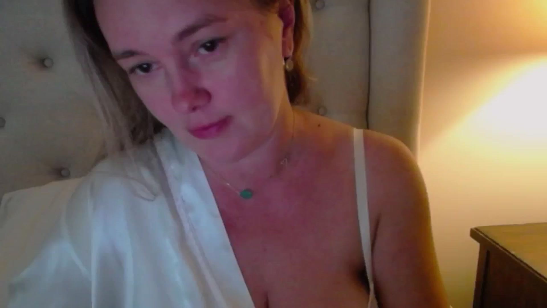 Gallery image thumbnail from J0llye's myfreecams stream on, 08/31/2024, 20:26 image 1 of 20