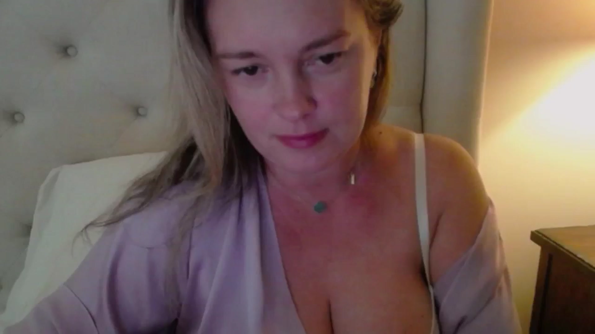 Gallery image thumbnail from J0llye's myfreecams stream on, 09/01/2024, 16:44 image 16 of 20