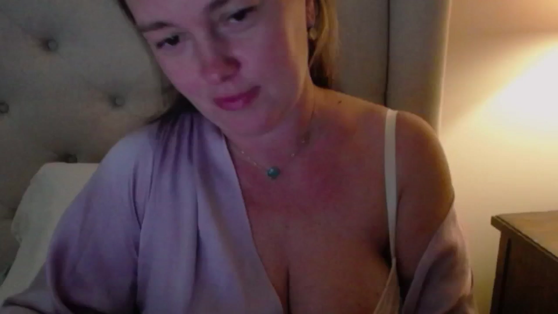Gallery image thumbnail from J0llye's myfreecams stream on, 09/01/2024, 20:23 image 1 of 20