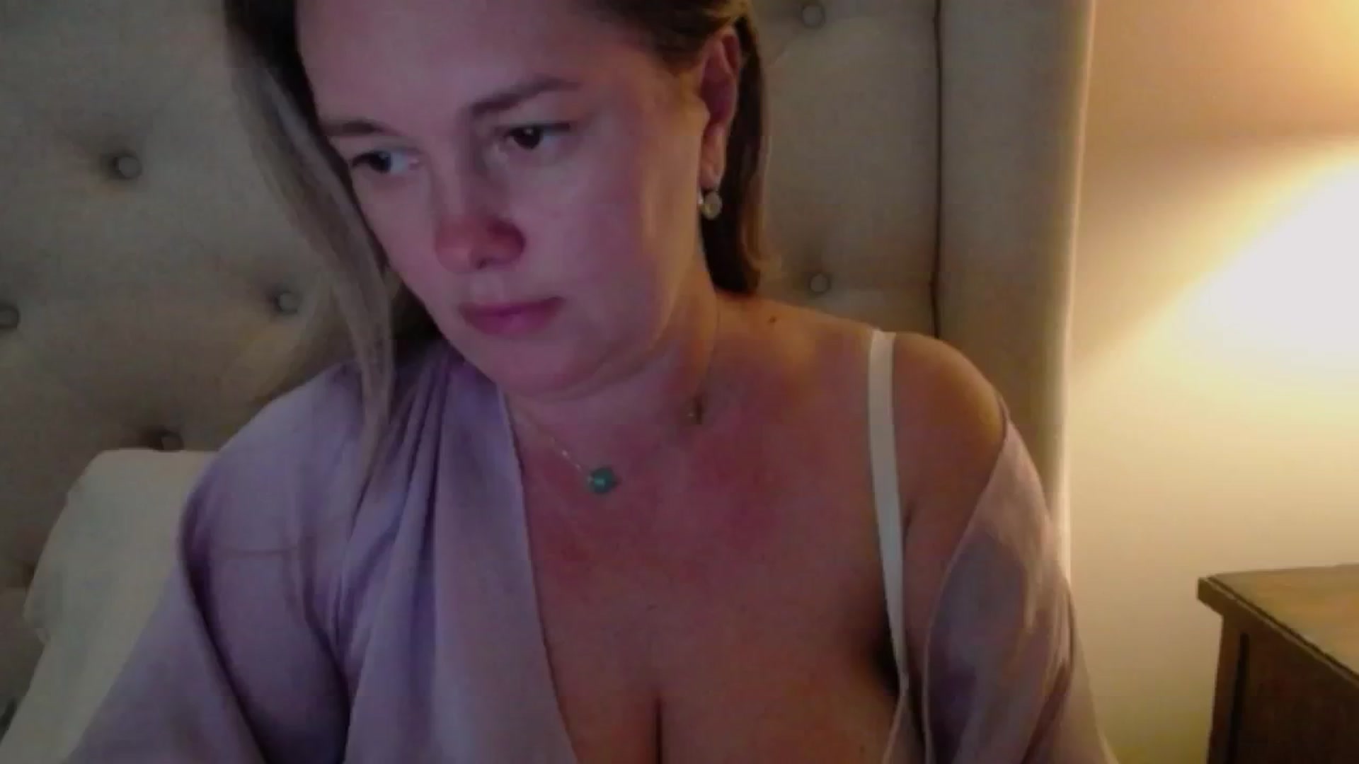 Gallery image thumbnail from J0llye's myfreecams stream on, 09/01/2024, 20:23 image 8 of 20