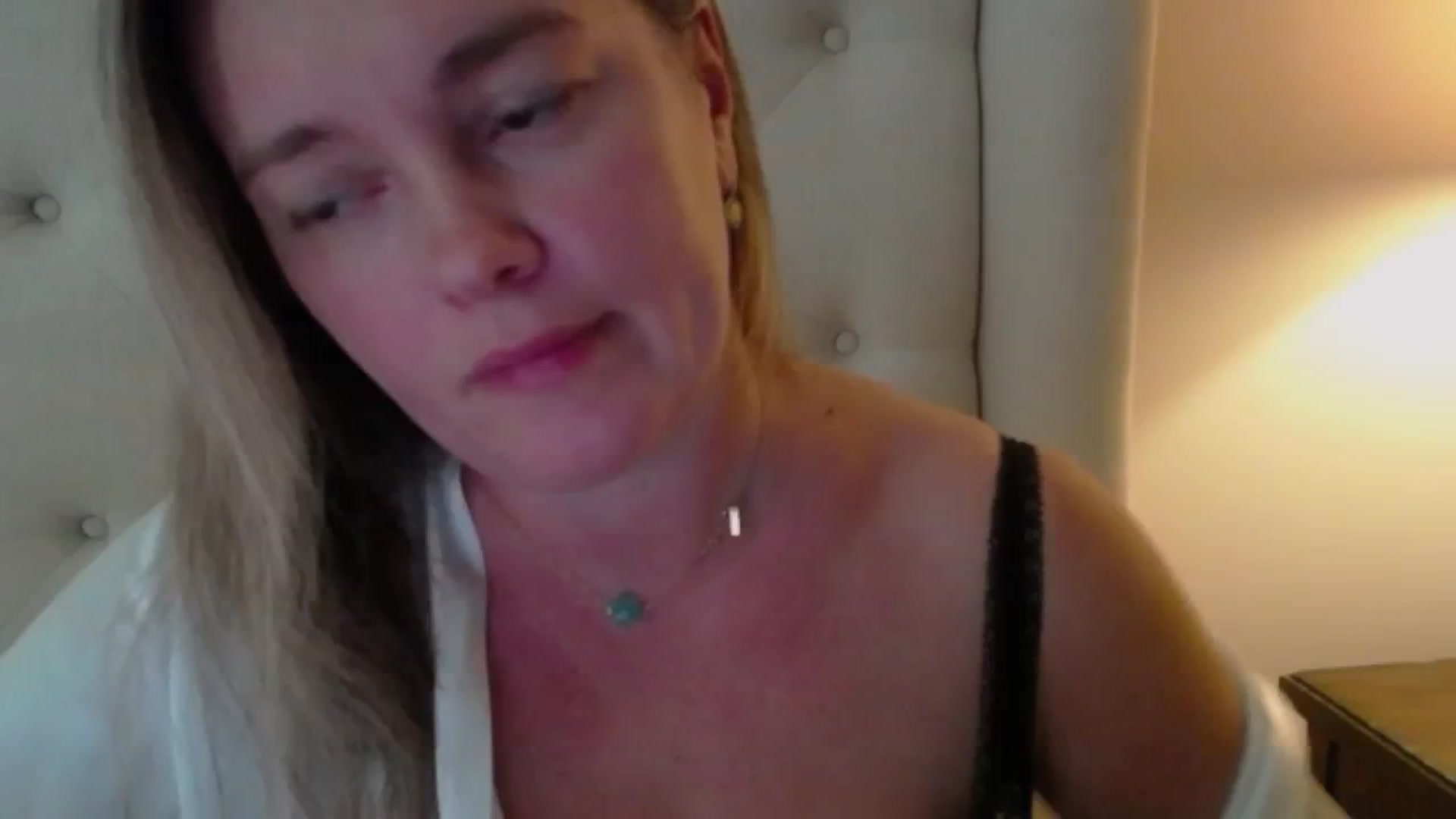 Gallery image thumbnail from J0llye's myfreecams stream on, 09/04/2024, 16:39 image 20 of 20
