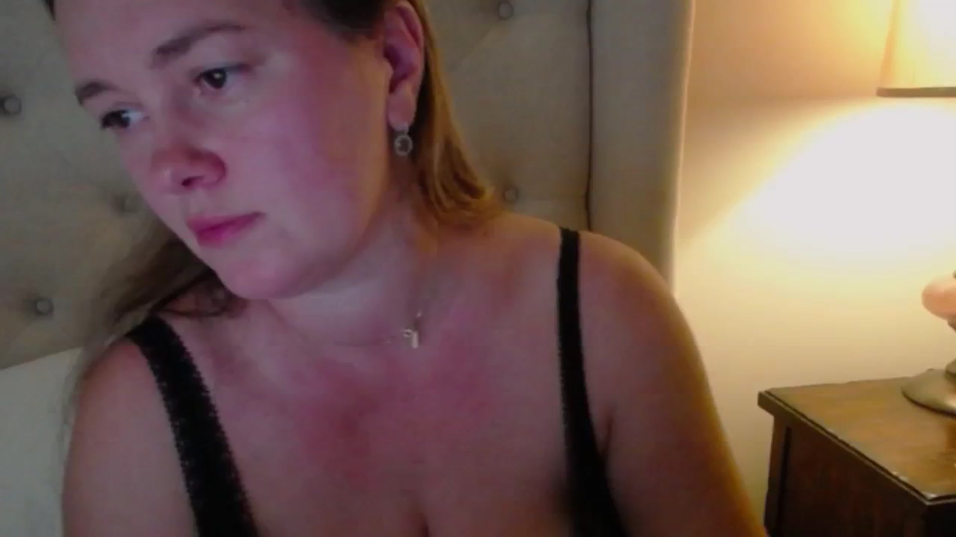 Gallery image thumbnail from J0llye's myfreecams stream on, 09/04/2024, 19:59 image 16 of 20