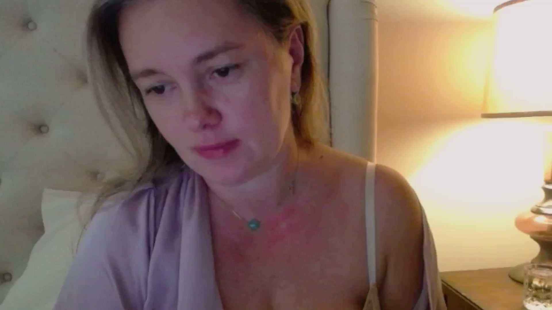 Gallery image thumbnail from J0llye's myfreecams stream on, 09/05/2024, 16:29 image 6 of 20