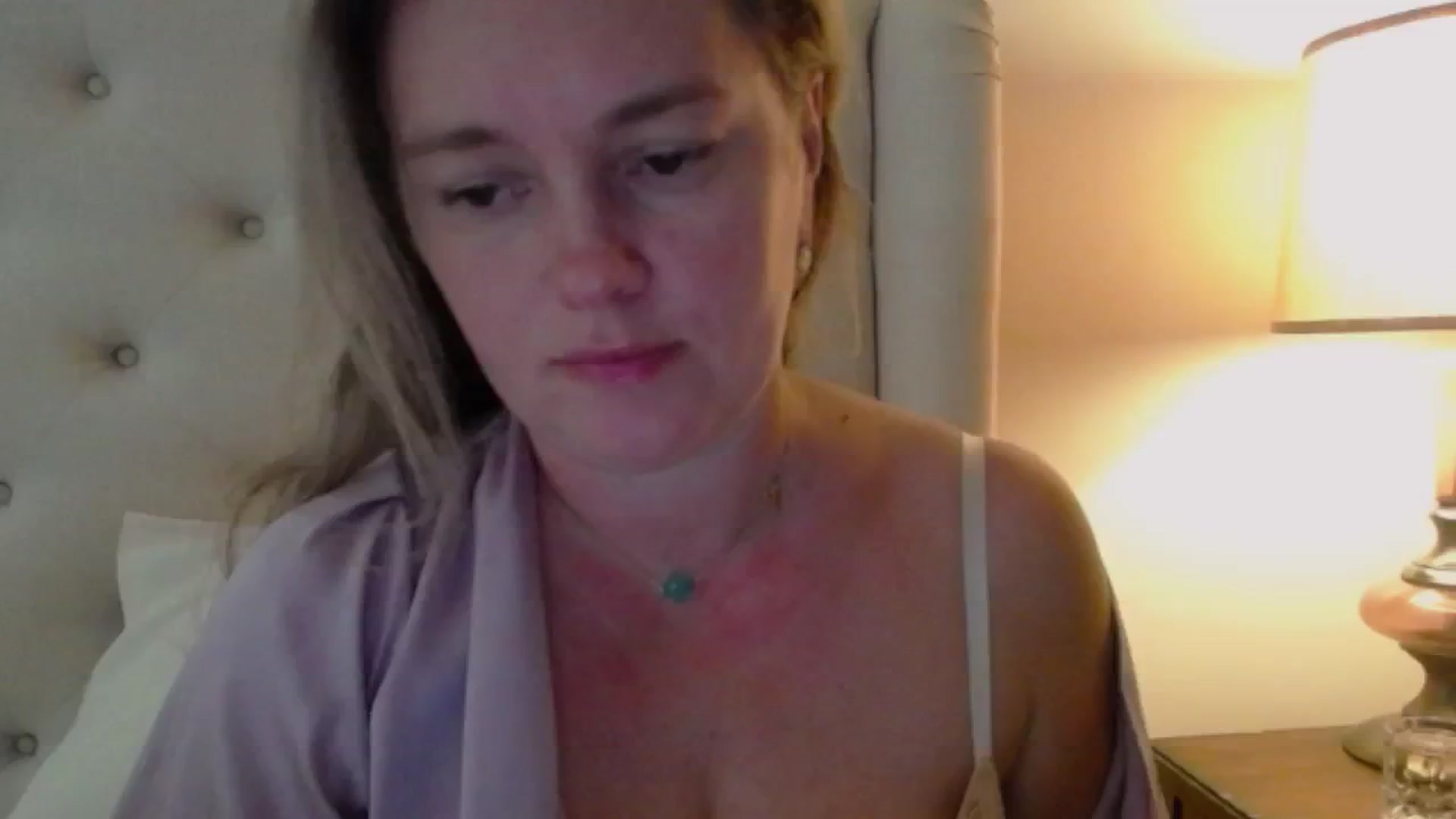 Gallery image thumbnail from J0llye's myfreecams stream on, 09/05/2024, 16:29 image 2 of 20