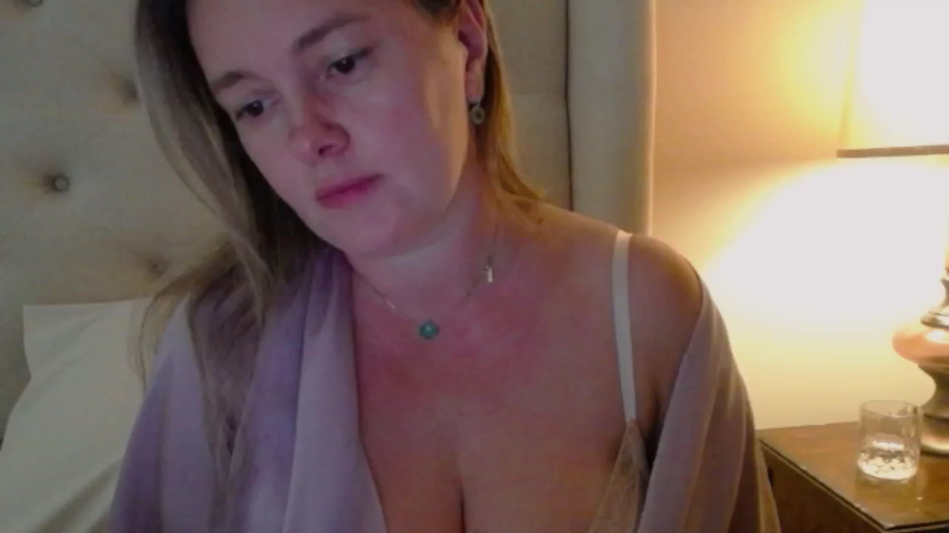Gallery image thumbnail from J0llye's myfreecams stream on, 09/05/2024, 16:58 image 11 of 20