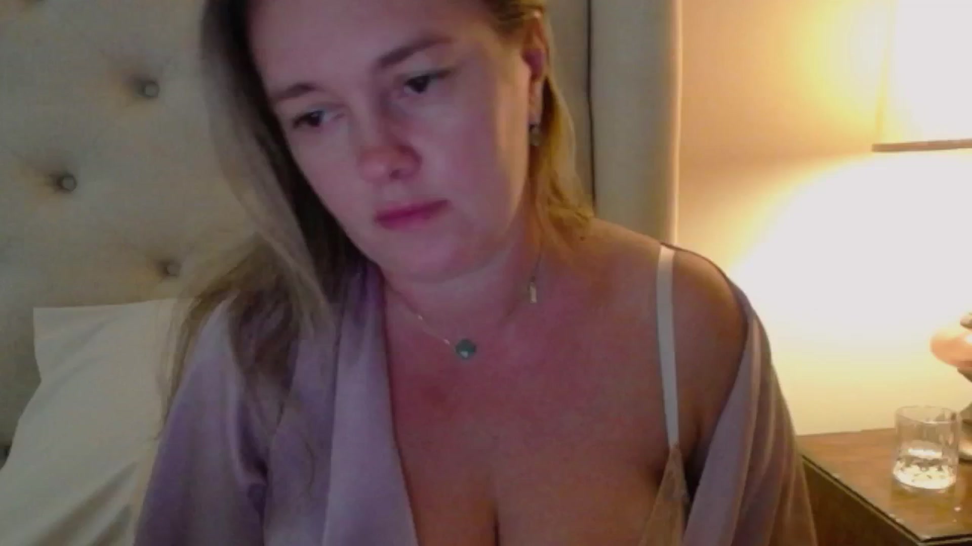 Gallery image thumbnail from J0llye's myfreecams stream on, 09/05/2024, 16:58 image 19 of 20