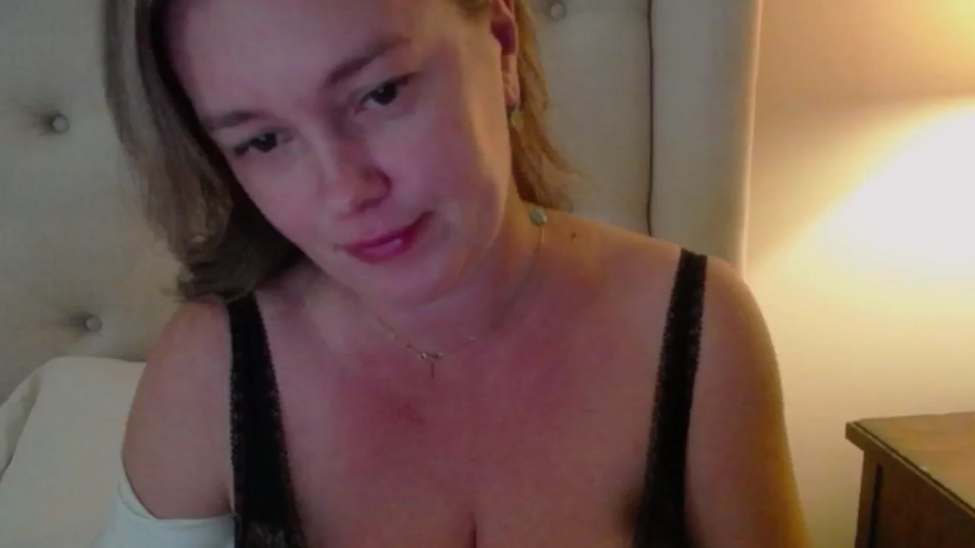 Gallery image thumbnail from J0llye's myfreecams stream on, 09/08/2024, 19:37 image 8 of 20