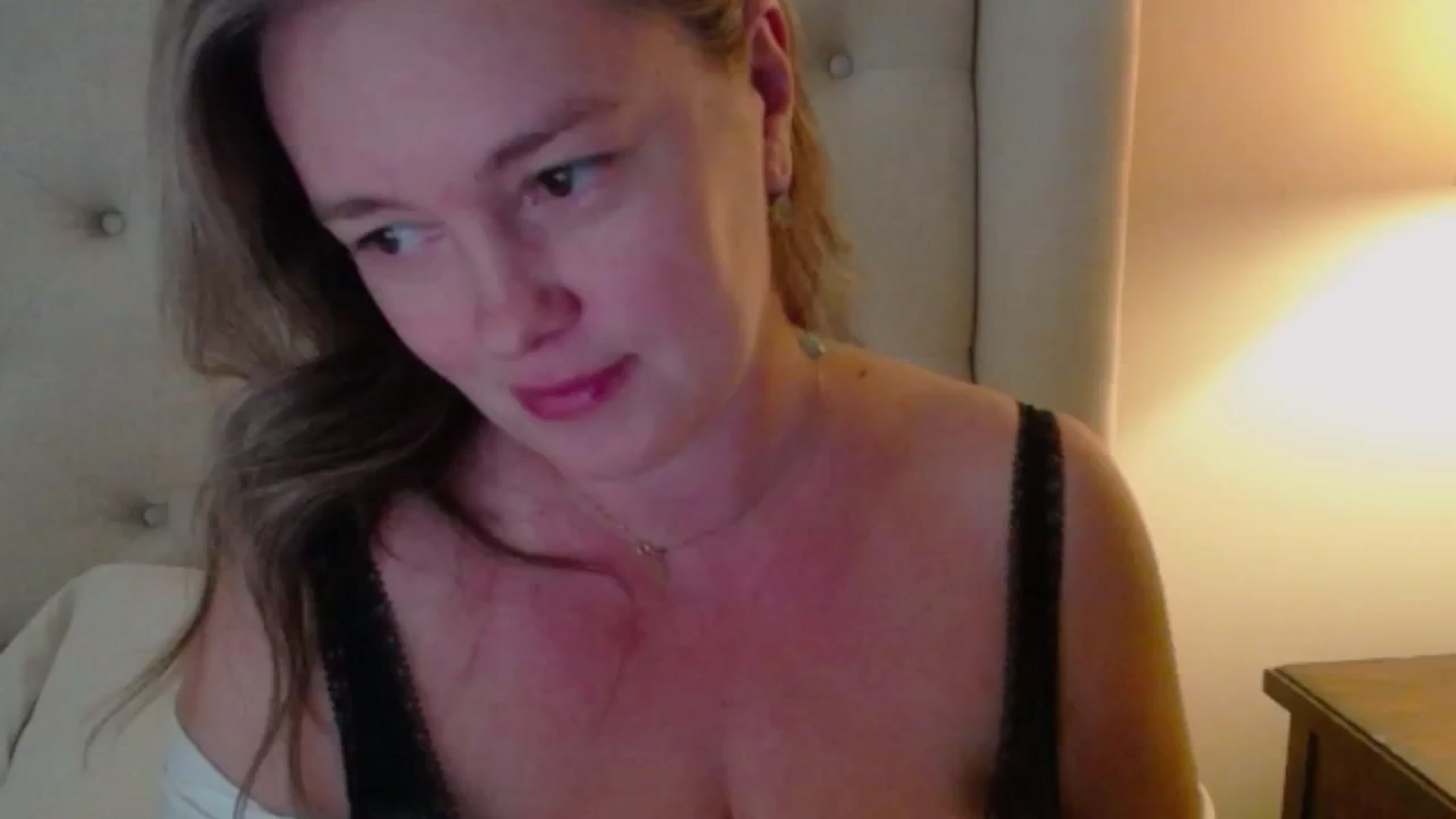 Gallery image thumbnail from J0llye's myfreecams stream on, 09/08/2024, 19:37 image 2 of 20