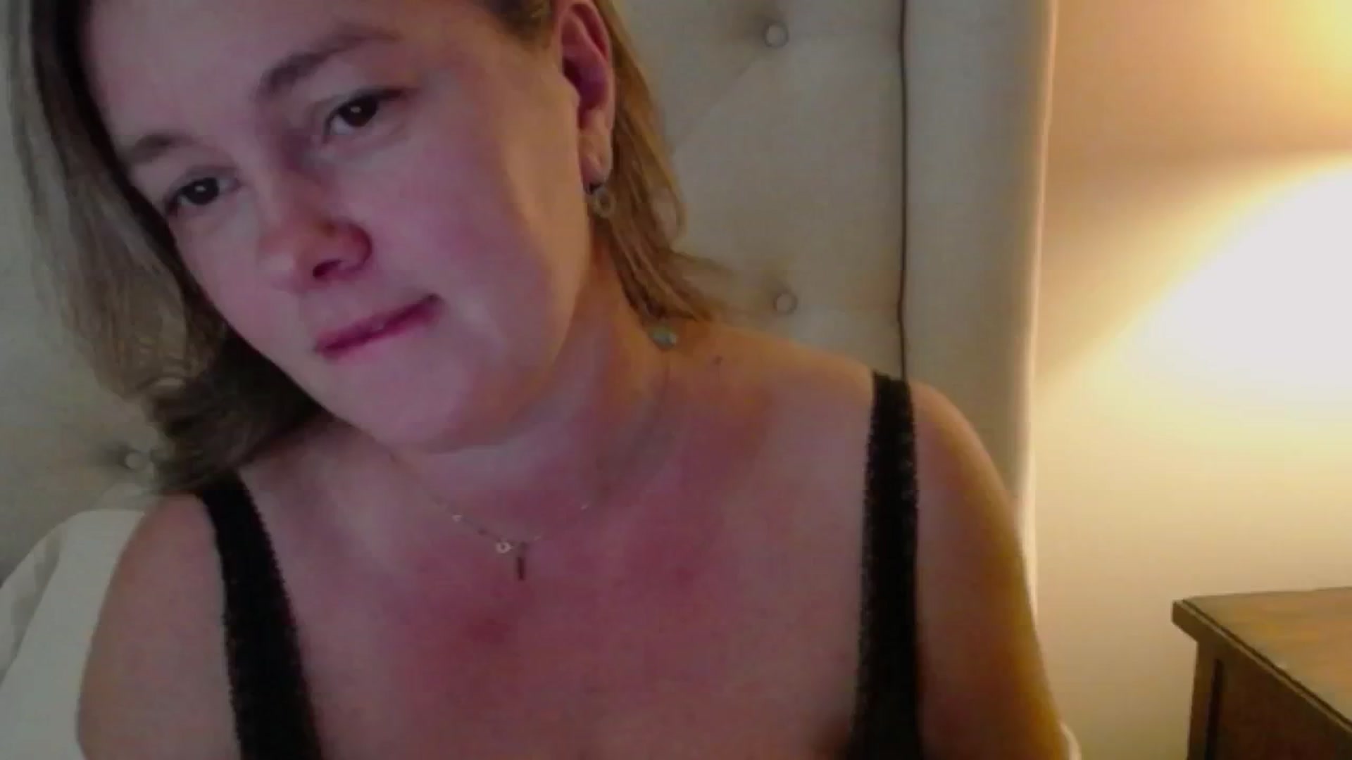 Gallery image thumbnail from J0llye's myfreecams stream on, 09/08/2024, 19:37 image 12 of 20