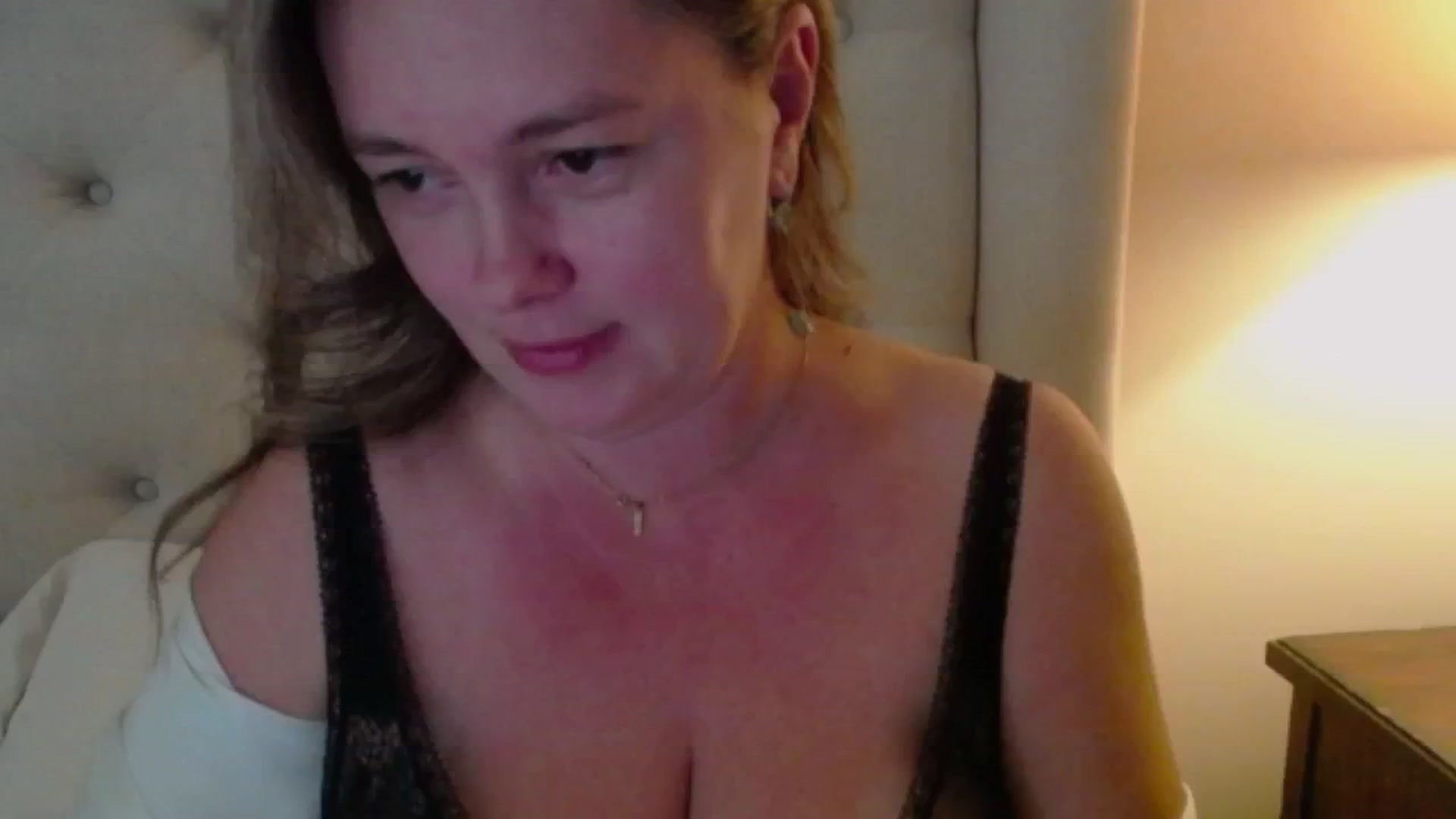 Gallery image thumbnail from J0llye's myfreecams stream on, 09/08/2024, 19:37 image 5 of 20