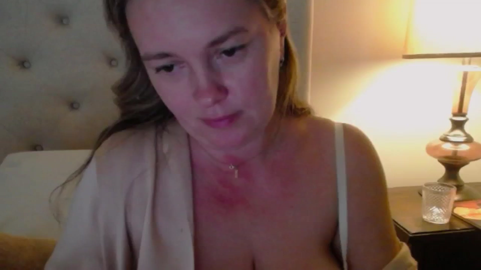 Gallery image thumbnail from J0llye's myfreecams stream on, 09/10/2024, 20:09 image 8 of 20