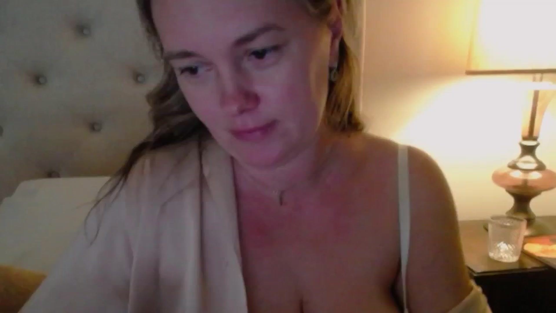 Gallery image thumbnail from J0llye's myfreecams stream on, 09/10/2024, 20:09 image 5 of 20