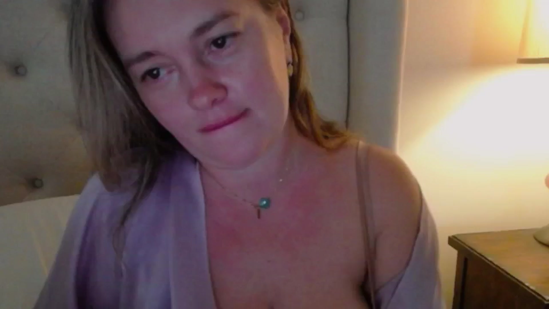 Gallery image thumbnail from J0llye's myfreecams stream on, 09/11/2024, 19:40 image 14 of 20