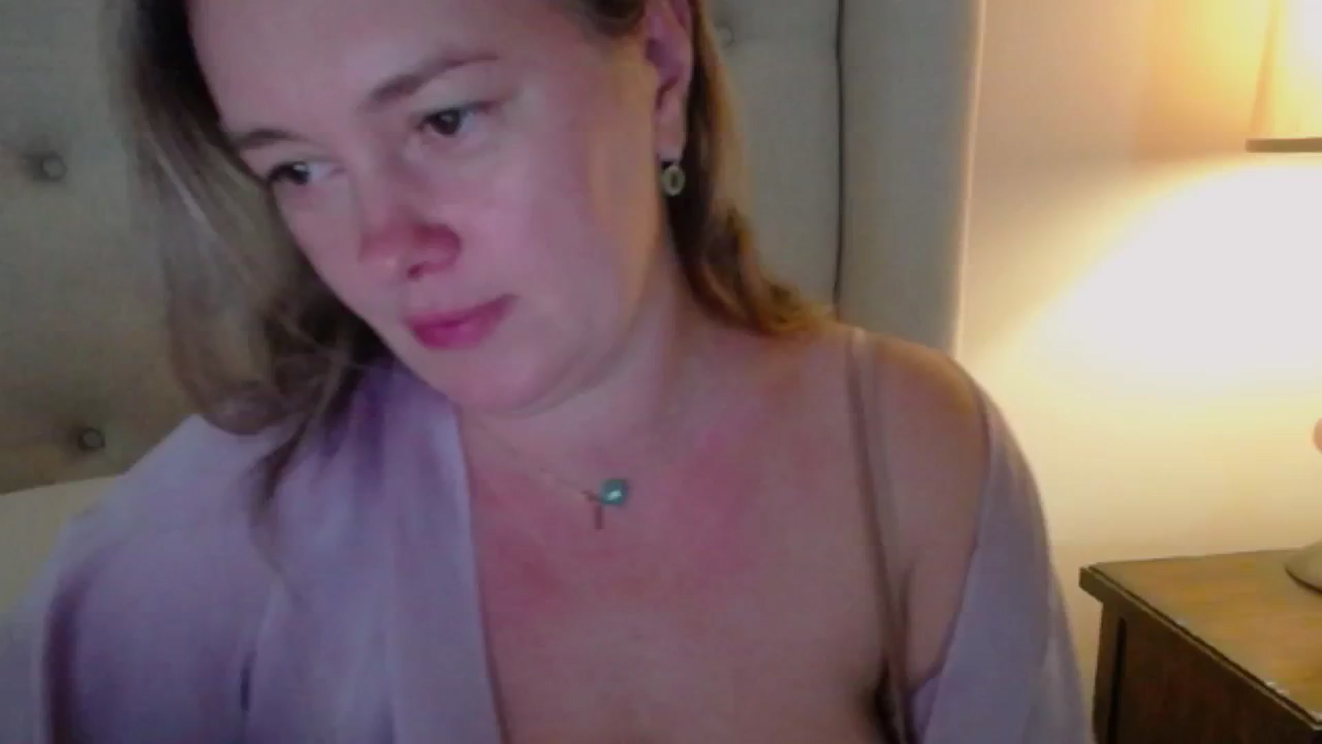 Gallery image thumbnail from J0llye's myfreecams stream on, 09/11/2024, 19:40 image 11 of 20