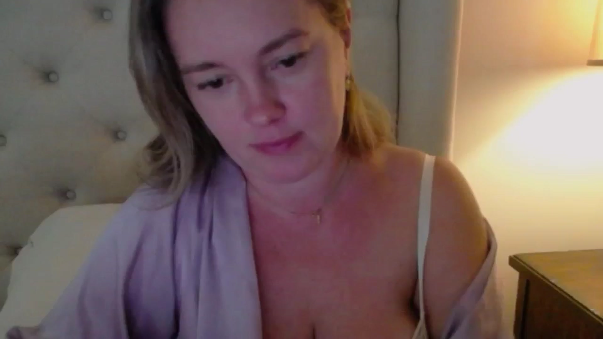 Gallery image thumbnail from J0llye's myfreecams stream on, 09/12/2024, 17:00 image 14 of 20