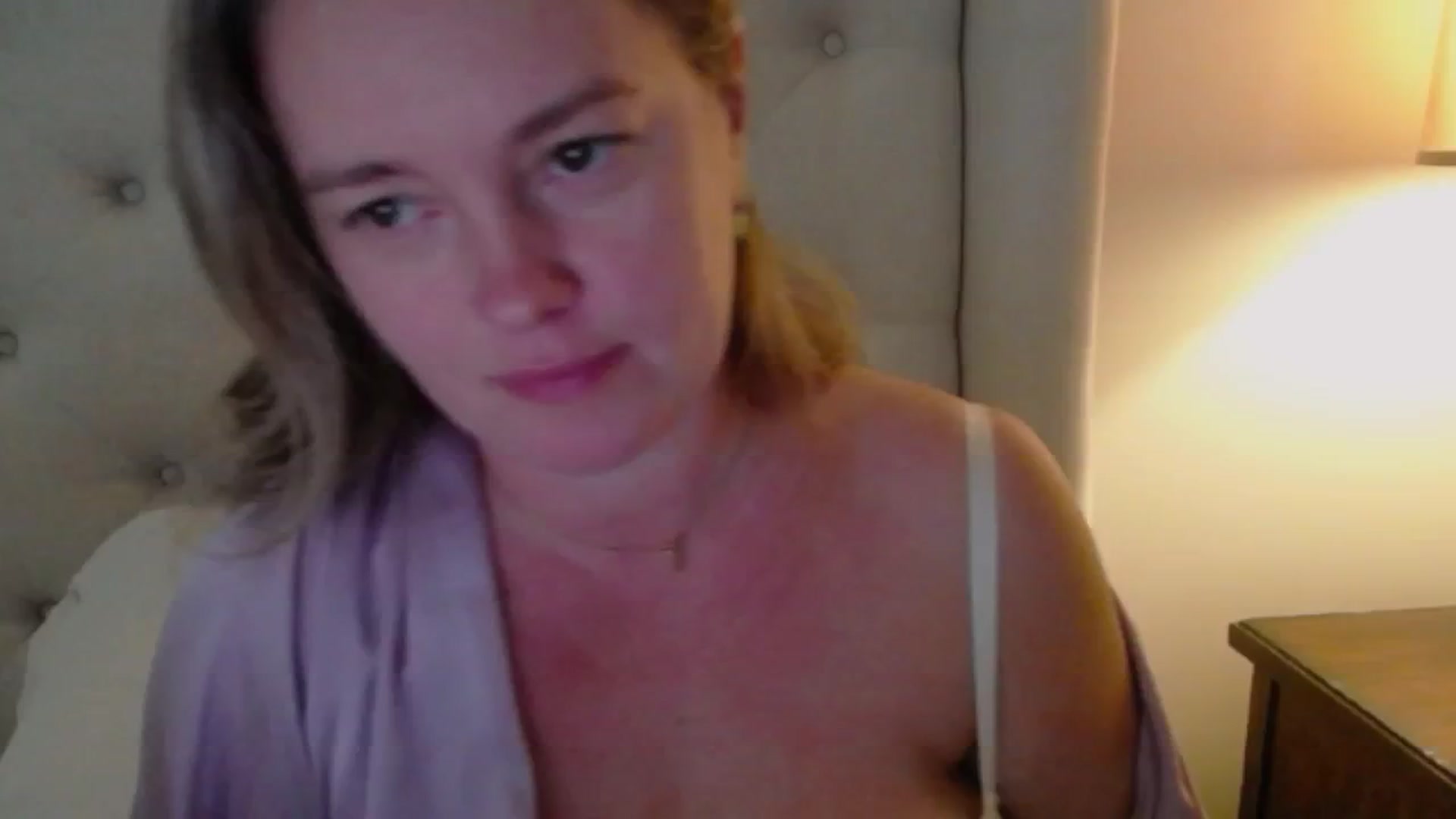 Gallery image thumbnail from J0llye's myfreecams stream on, 09/12/2024, 17:00 image 15 of 20