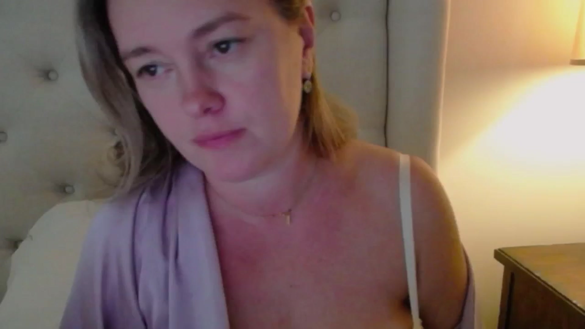 Gallery image thumbnail from J0llye's myfreecams stream on, 09/12/2024, 17:00 image 12 of 20