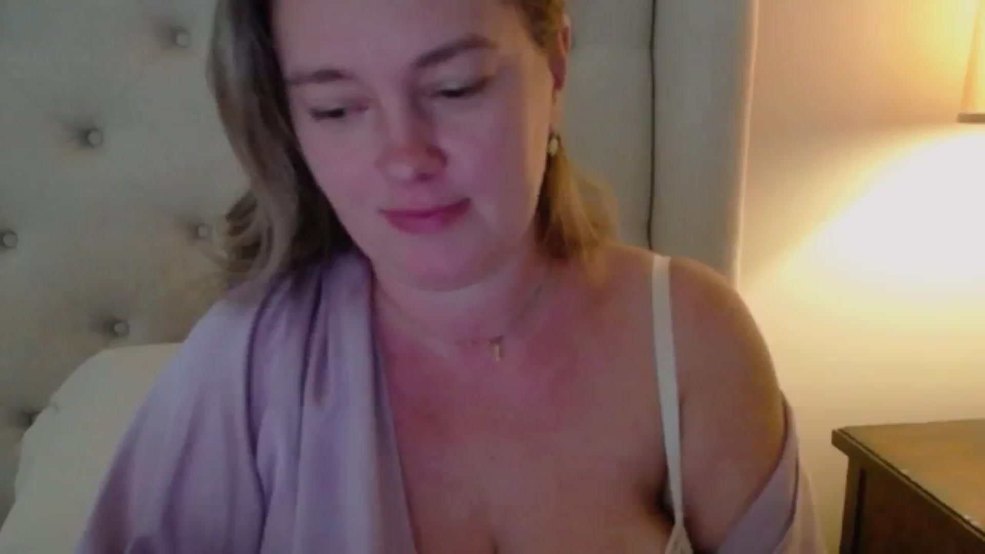 Gallery image thumbnail from J0llye's myfreecams stream on, 09/12/2024, 17:00 image 11 of 20