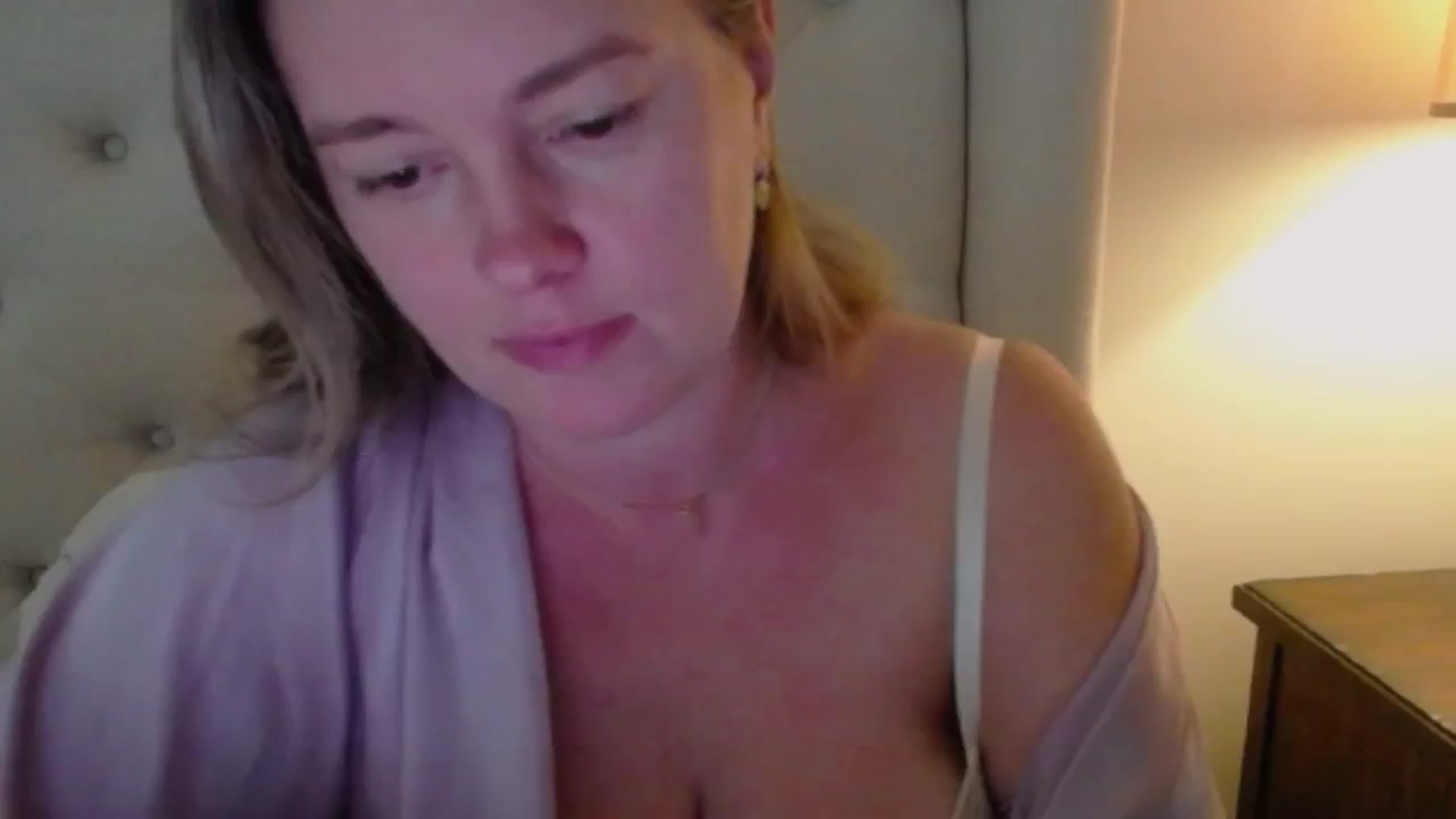 Gallery image thumbnail from J0llye's myfreecams stream on, 09/12/2024, 17:00 image 13 of 20