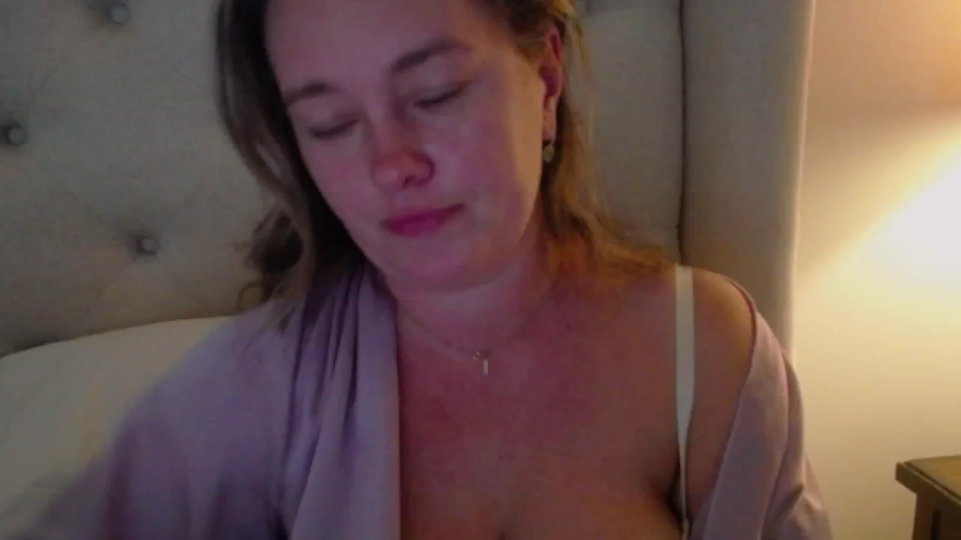 Gallery image thumbnail from J0llye's myfreecams stream on, 09/12/2024, 19:36 image 18 of 20