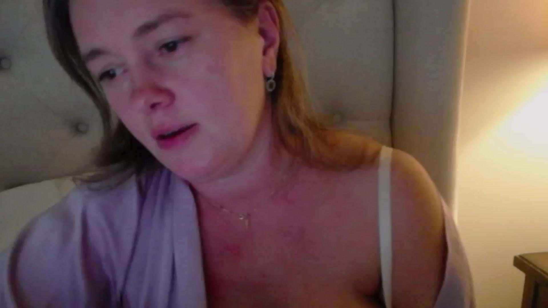 Gallery image thumbnail from J0llye's myfreecams stream on, 09/12/2024, 19:36 image 20 of 20