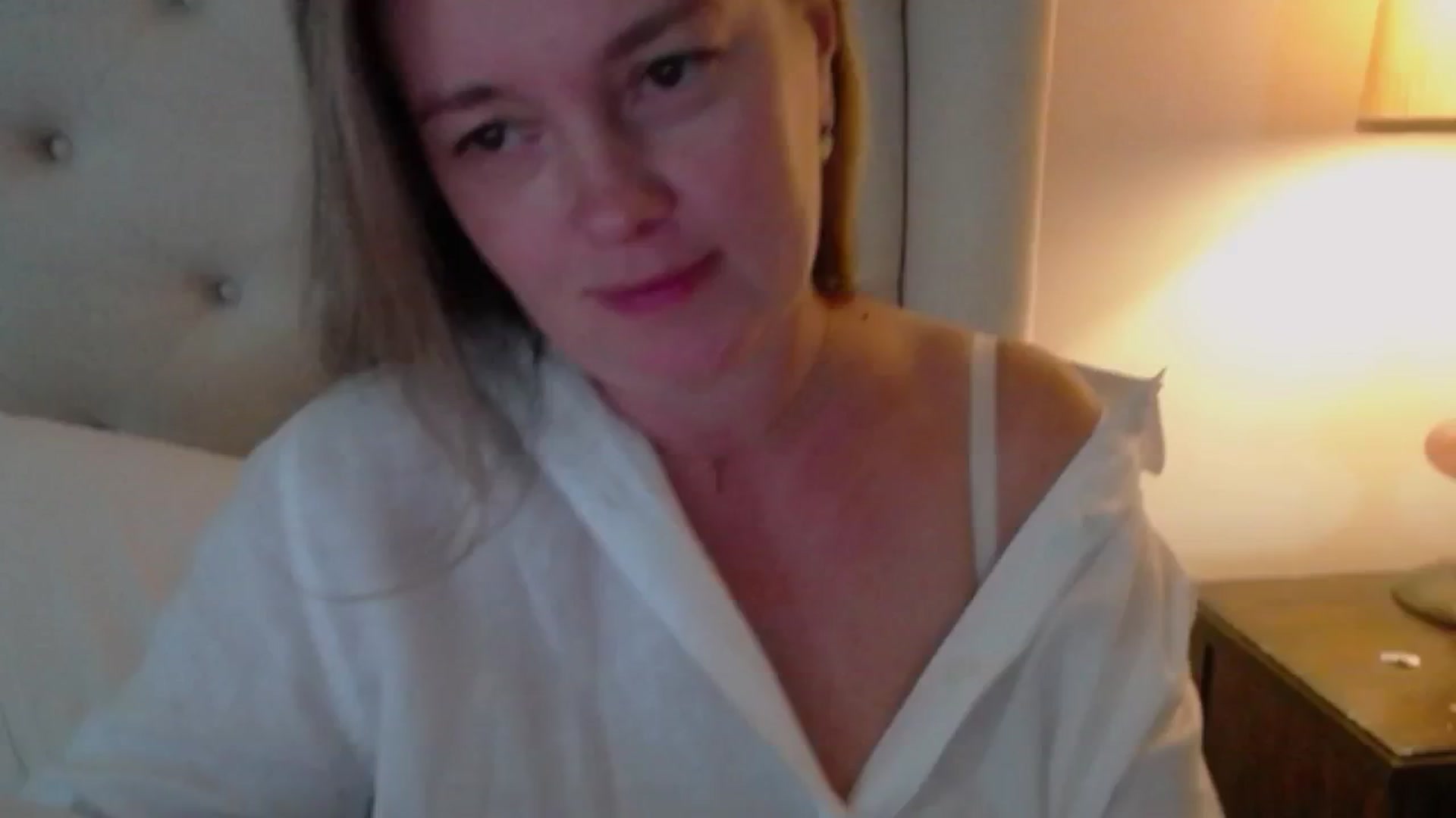 Gallery image thumbnail from J0llye's myfreecams stream on, 09/13/2024, 17:01 image 9 of 20