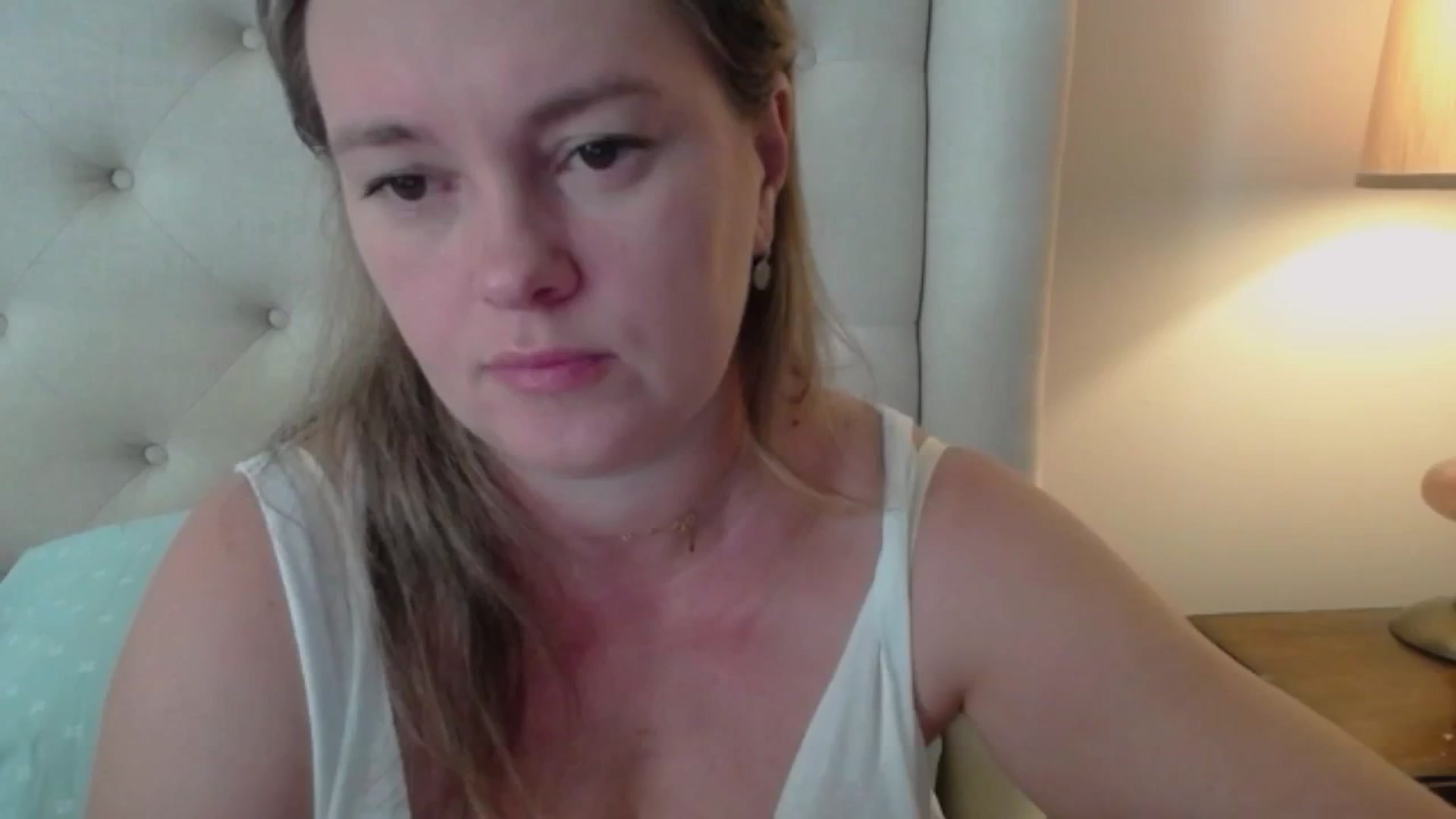 Gallery image thumbnail from J0llye's myfreecams stream on, 09/19/2024, 15:37 image 11 of 20