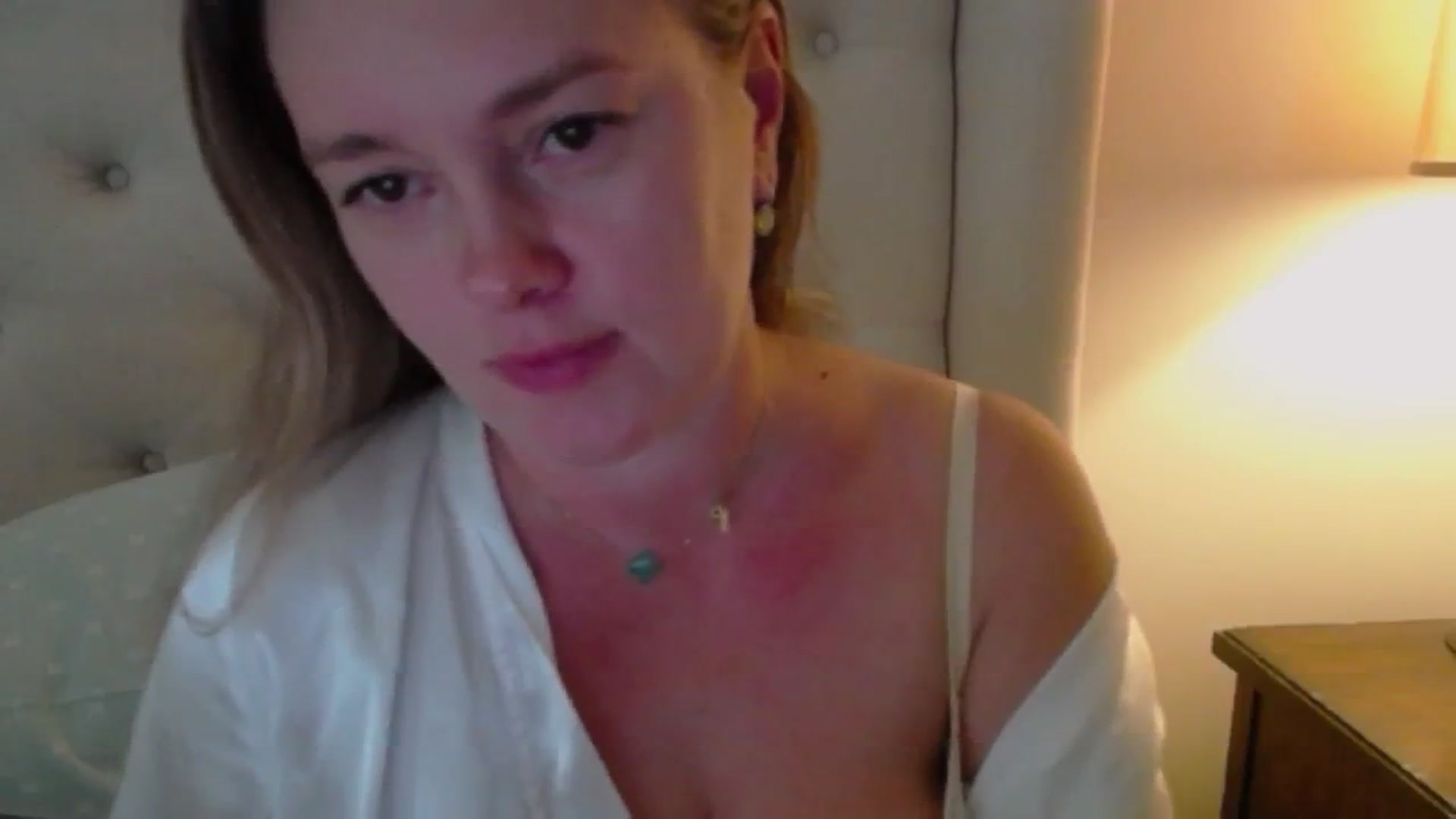 Gallery image thumbnail from J0llye's myfreecams stream on, 09/19/2024, 18:50 image 8 of 20