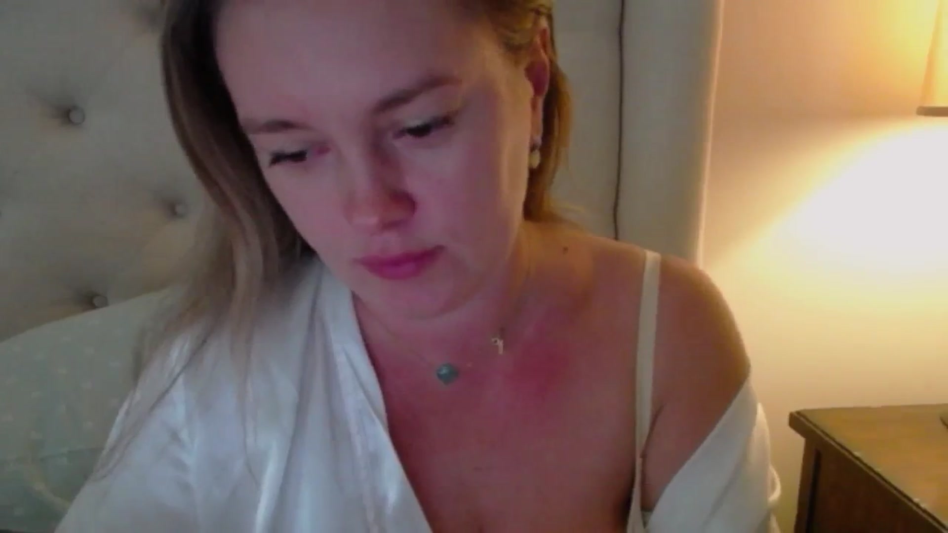 Gallery image thumbnail from J0llye's myfreecams stream on, 09/19/2024, 18:50 image 10 of 20