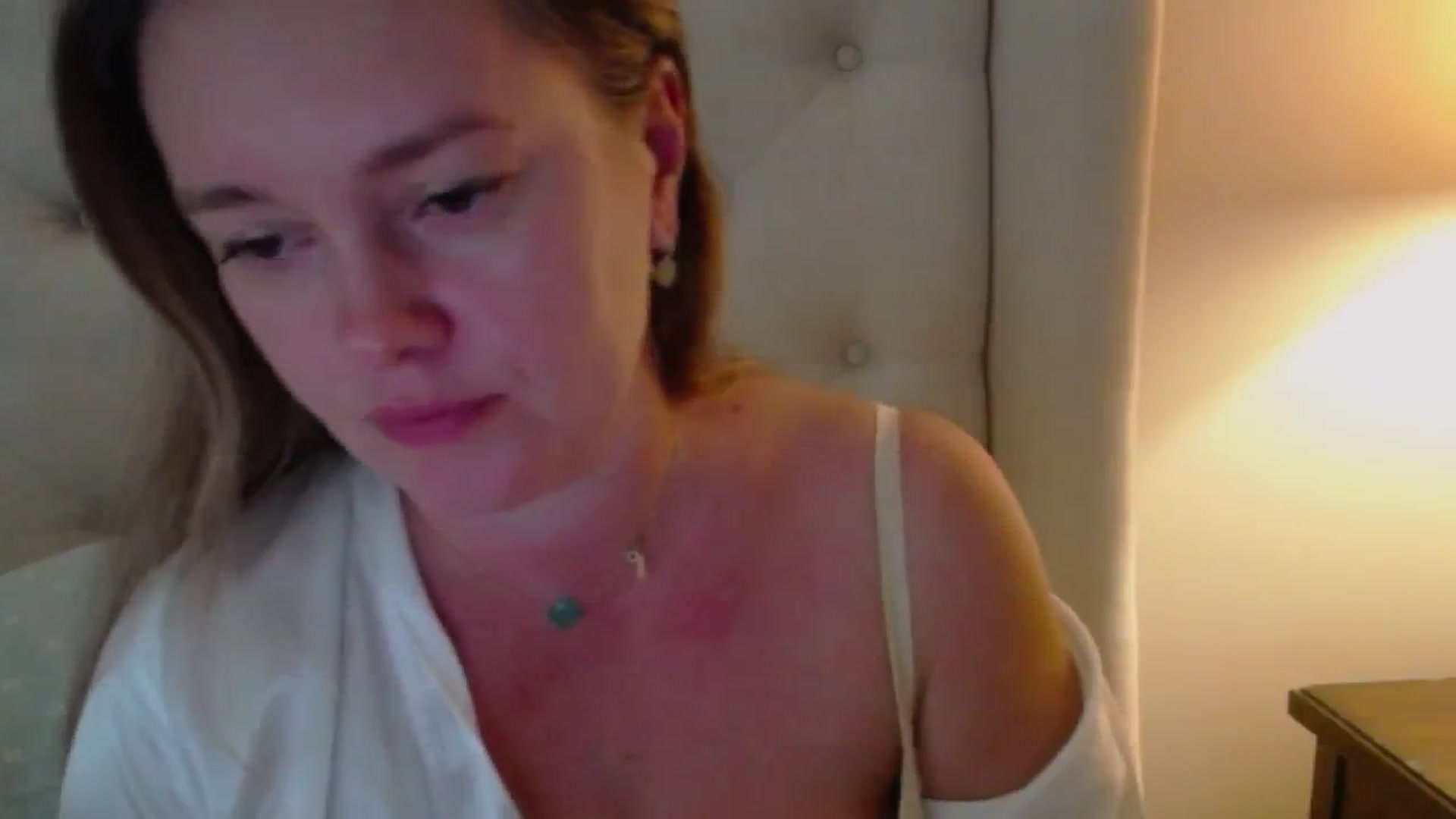Gallery image thumbnail from J0llye's myfreecams stream on, 09/19/2024, 18:50 image 20 of 20