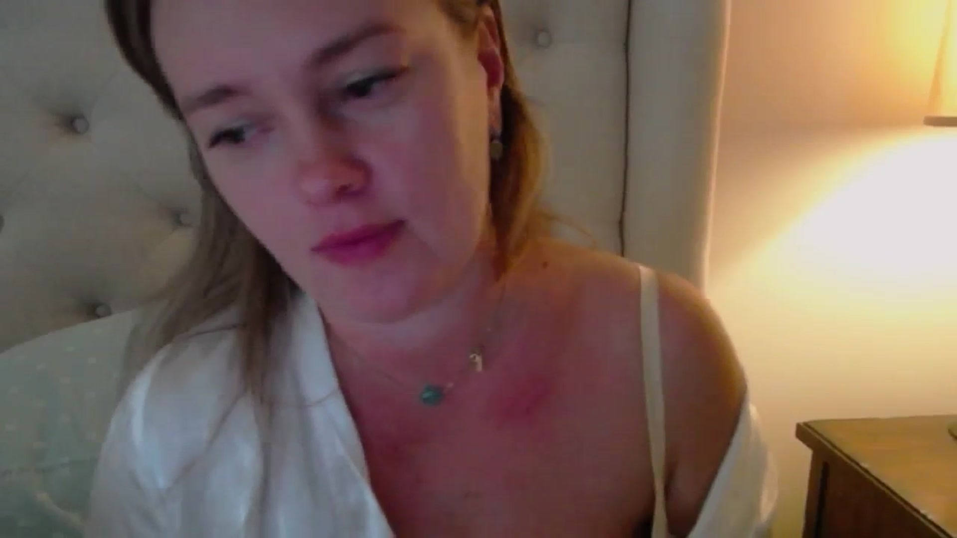 Gallery image thumbnail from J0llye's myfreecams stream on, 09/19/2024, 18:50 image 7 of 20