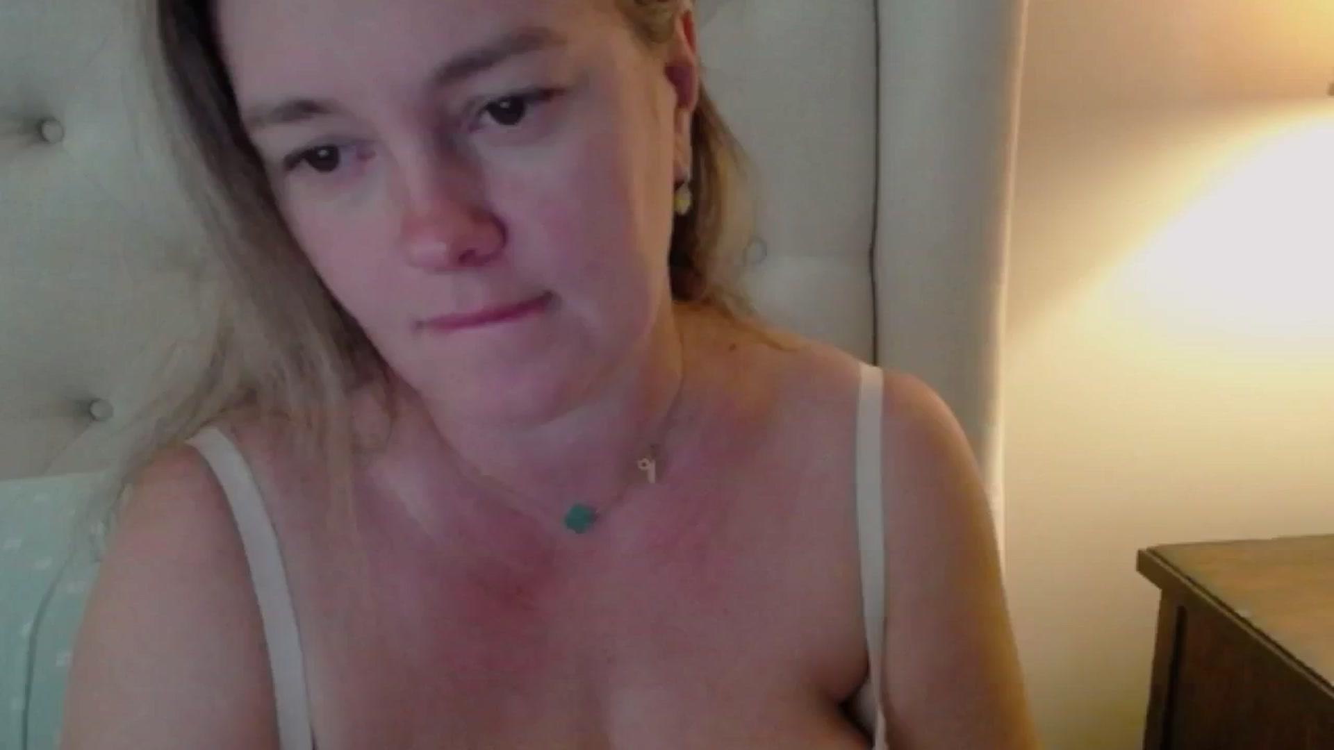Gallery image thumbnail from J0llye's myfreecams stream on, 09/20/2024, 16:31 image 11 of 20