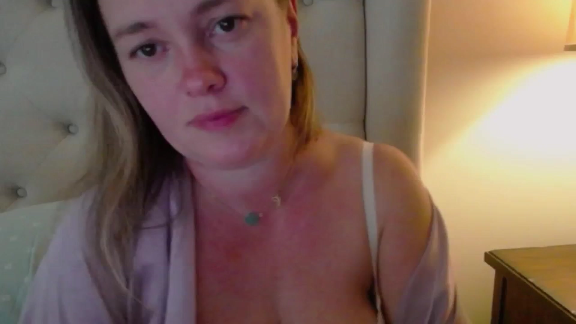 Gallery image thumbnail from J0llye's myfreecams stream on, 09/20/2024, 19:48 image 19 of 20