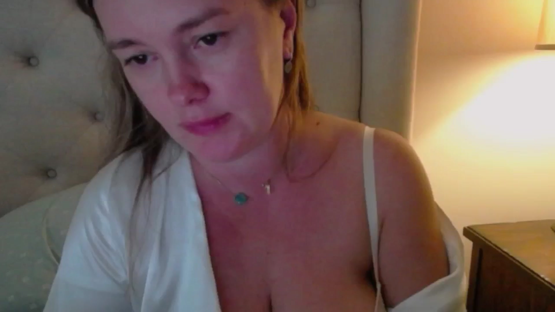 Gallery image thumbnail from J0llye's myfreecams stream on, 09/21/2024, 21:06 image 4 of 20