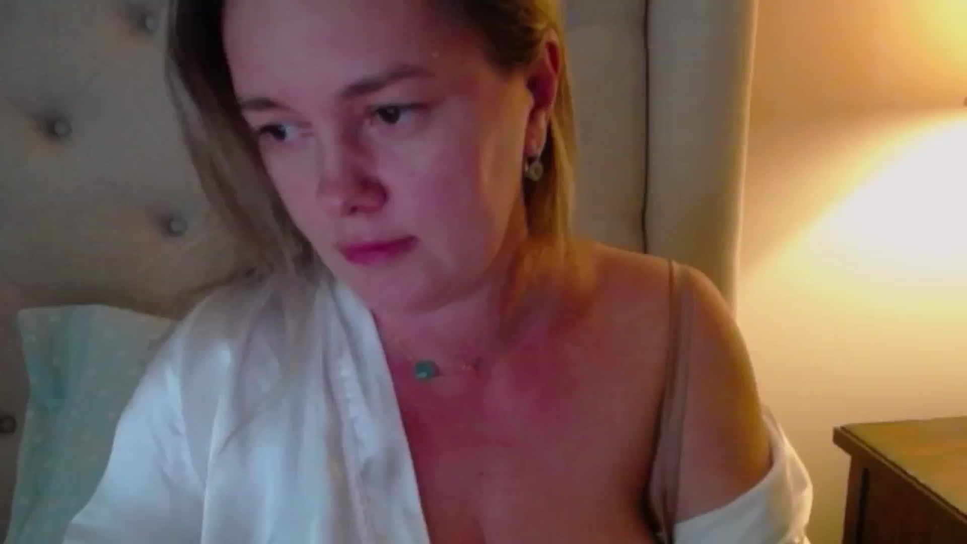 Gallery image thumbnail from J0llye's myfreecams stream on, 09/22/2024, 20:16 image 5 of 20