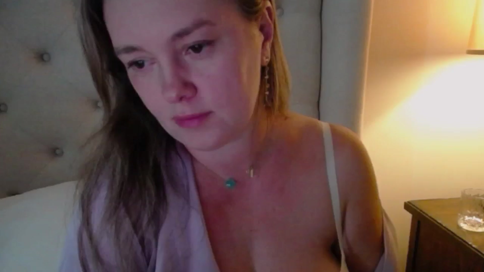Gallery image thumbnail from J0llye's myfreecams stream on, 09/24/2024, 16:27 image 9 of 20