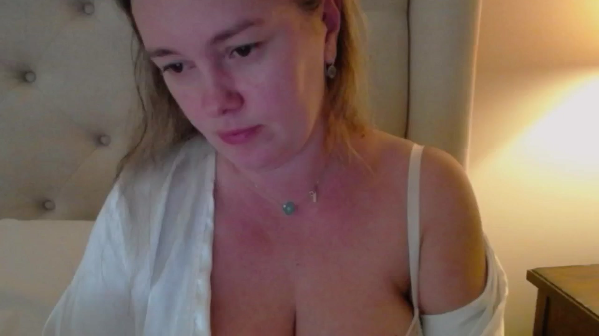 Gallery image thumbnail from J0llye's myfreecams stream on, 09/26/2024, 16:10 image 3 of 20