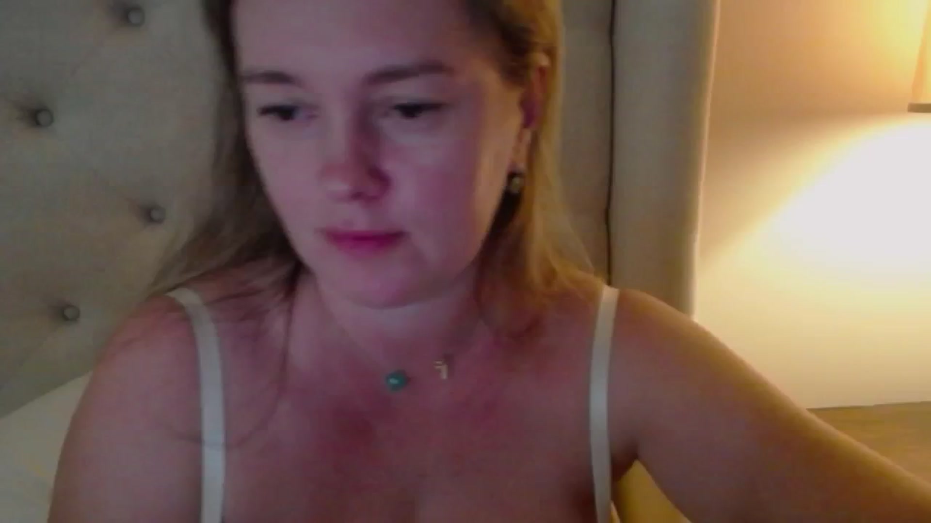 Gallery image thumbnail from J0llye's myfreecams stream on, 09/26/2024, 17:02 image 8 of 20