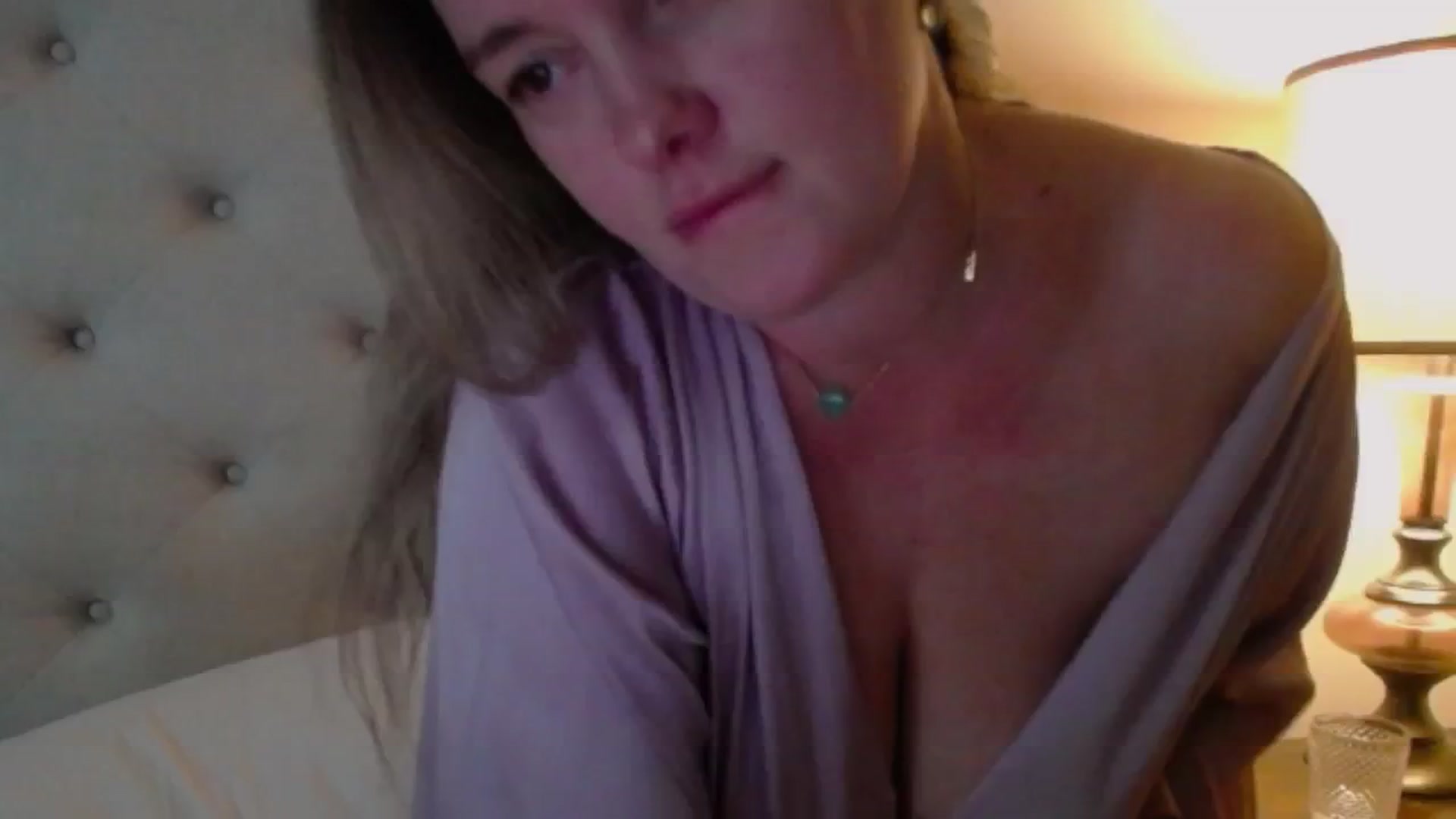 Gallery image thumbnail from J0llye's myfreecams stream on, 09/27/2024, 16:07 image 18 of 20