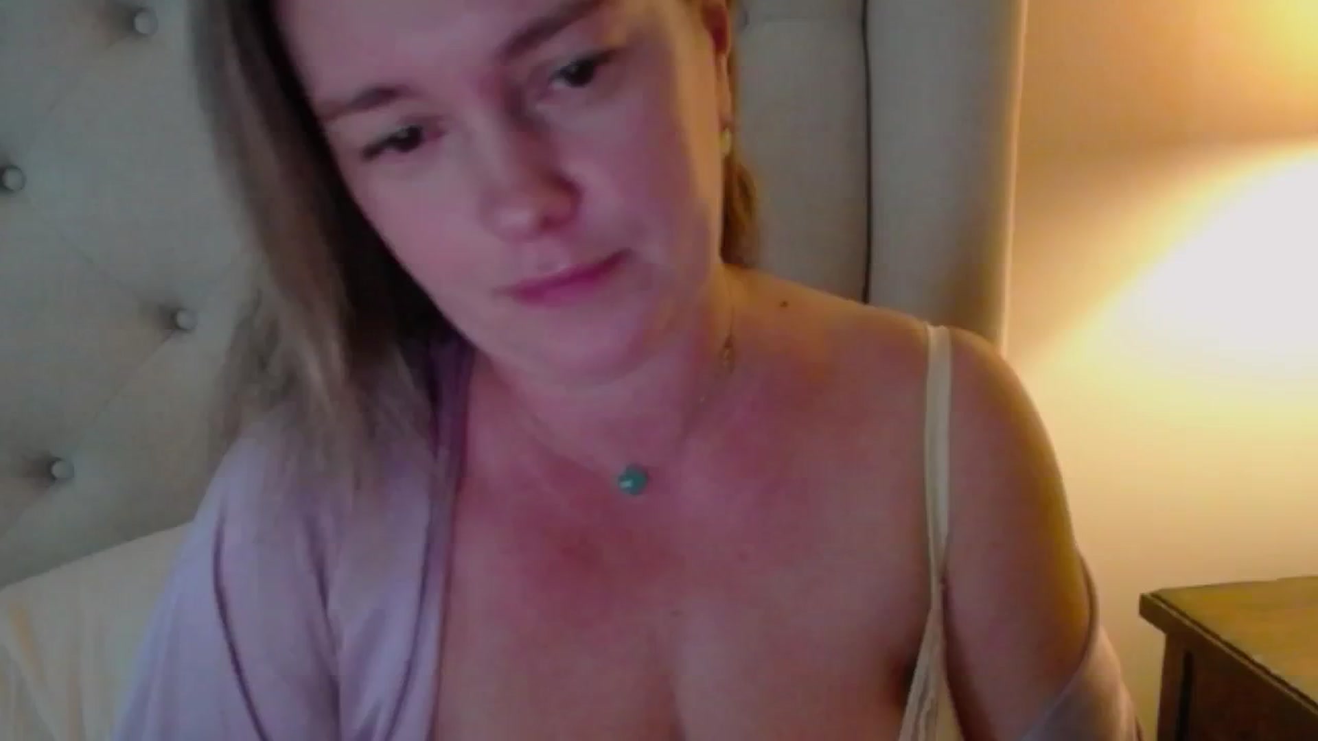Gallery image thumbnail from J0llye's myfreecams stream on, 09/27/2024, 16:55 image 8 of 20