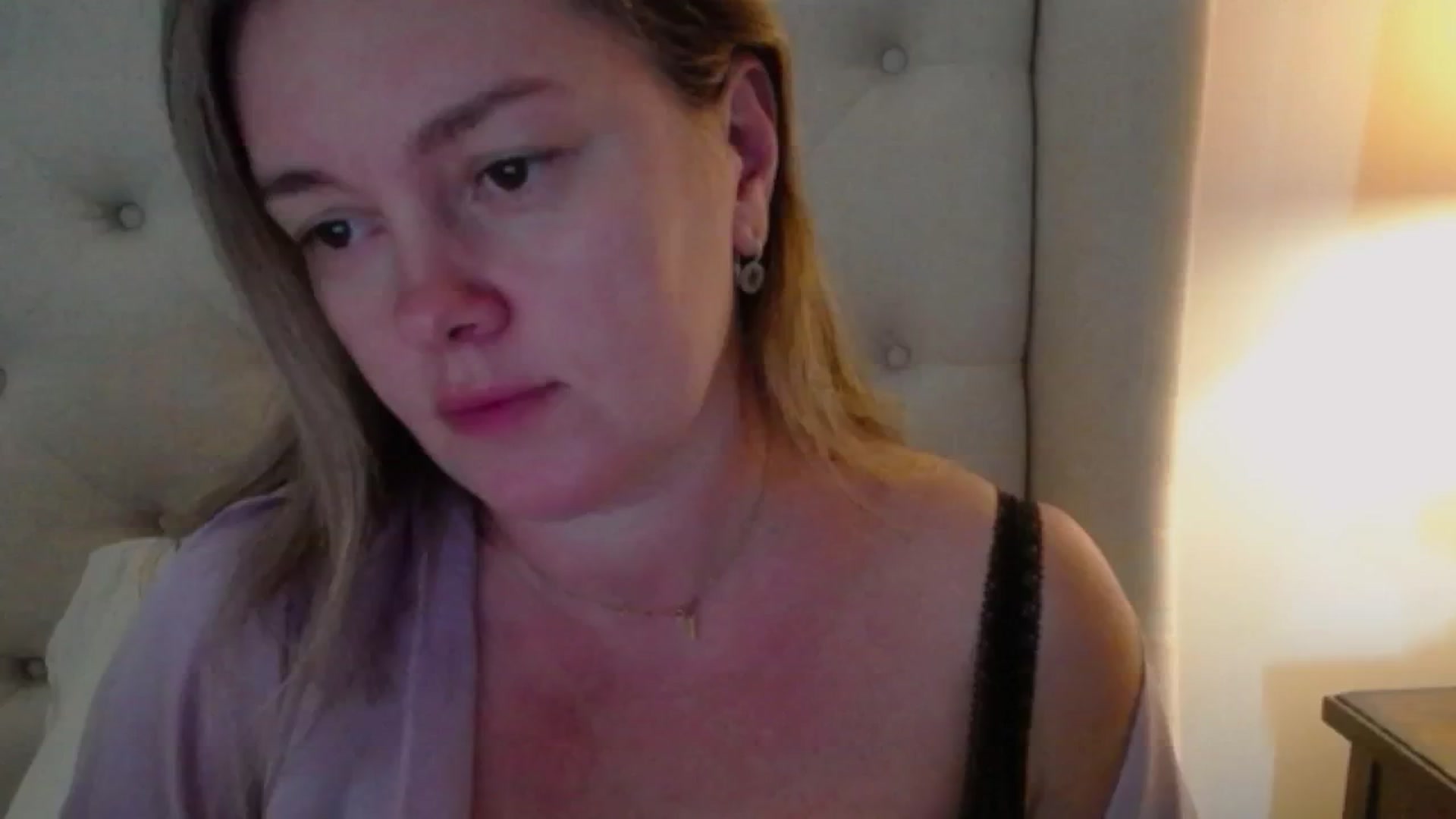 Gallery image thumbnail from J0llye's myfreecams stream on, 10/01/2024, 19:58 image 6 of 20